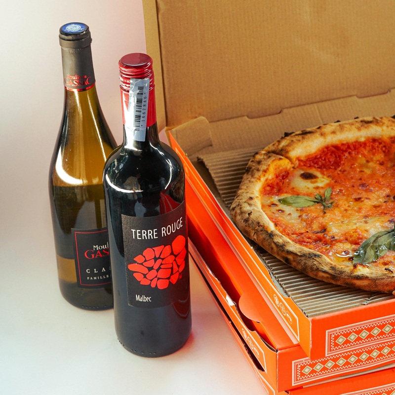 2 Margherita Fior Di Latte Pizzas & 2 Bottles of Wine